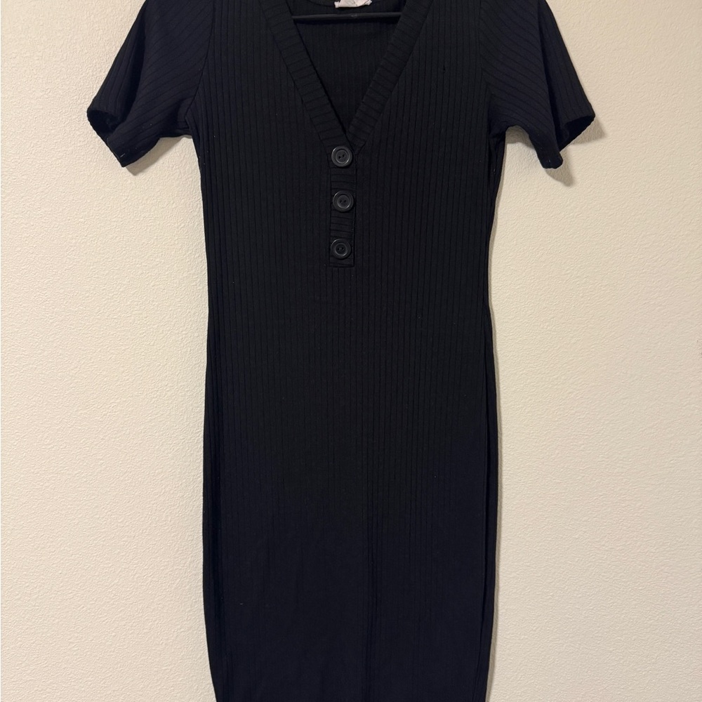 Elegant Black Ribbed Dress